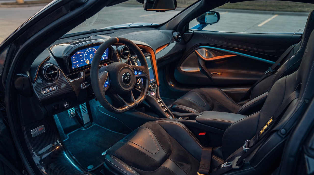 黑丝汽车内饰改装视频