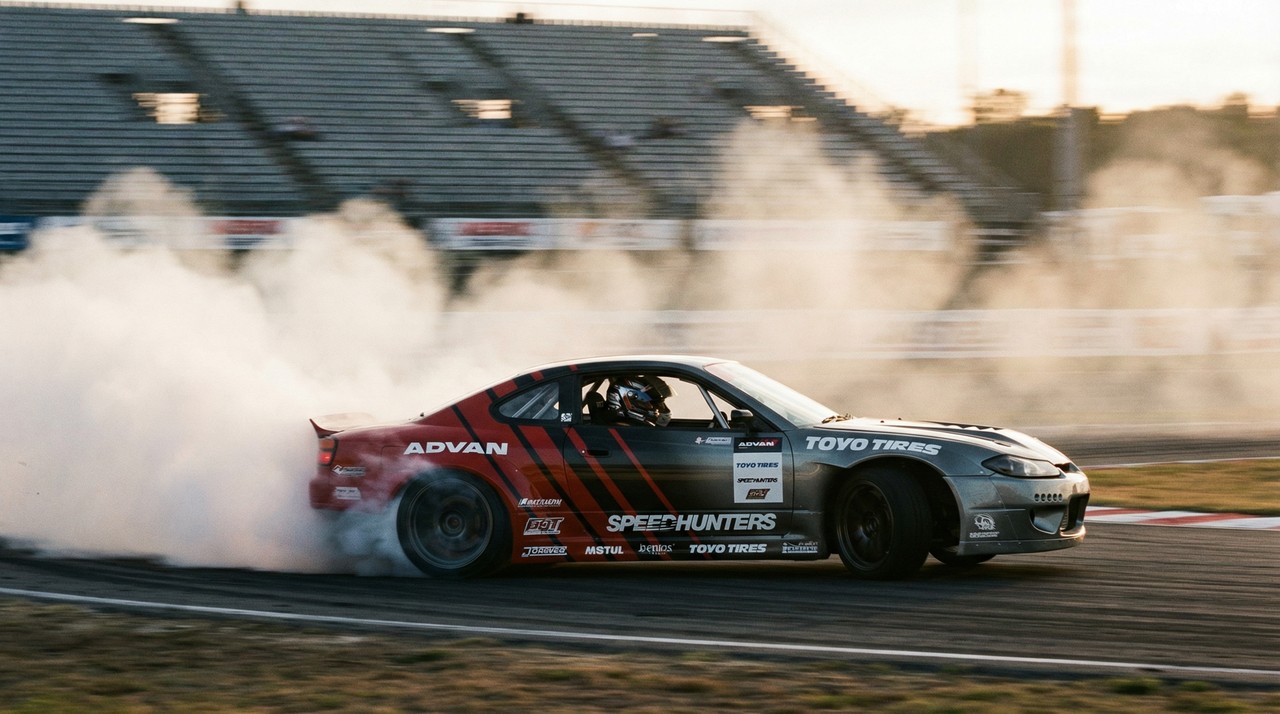 黑丝赛车汽车解说视频